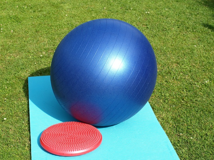 exercise-ball-374949_1920.jpg